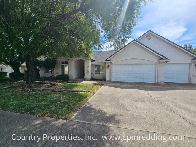 Building Photo - Spacious House on Westside with Landscaper...