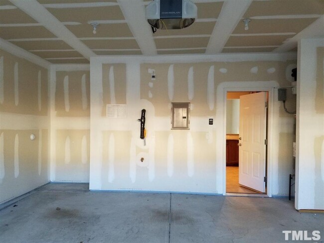 Building Photo - 409 Chanson Dr