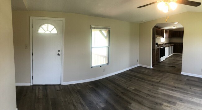 Foto del edificio - 3 BDR / 2BA in Private Community