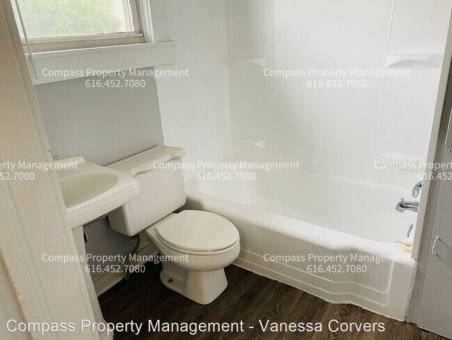 Foto del edificio - 4 br, 1 bath House - 933 2nd St NW