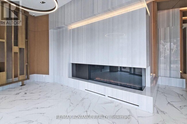 Building Photo - 15 Queens Quay E