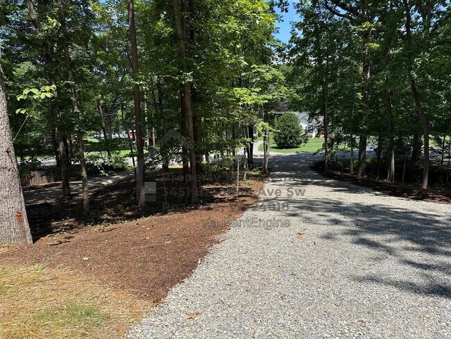 Foto del edificio - 4514 Buck Mountain Rd