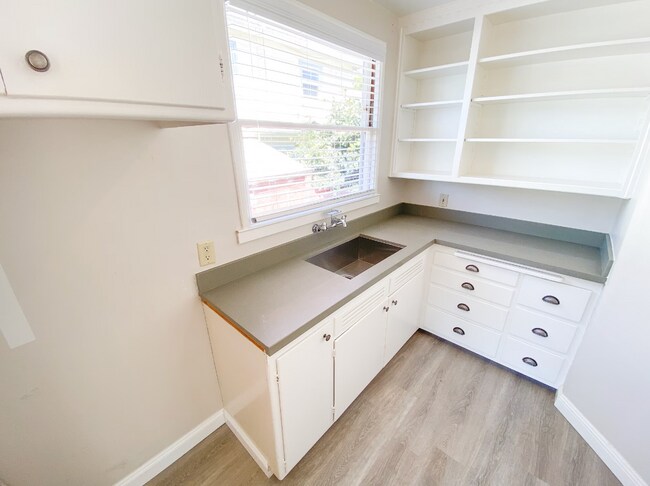 Cocina - 1505 Berkeley Way