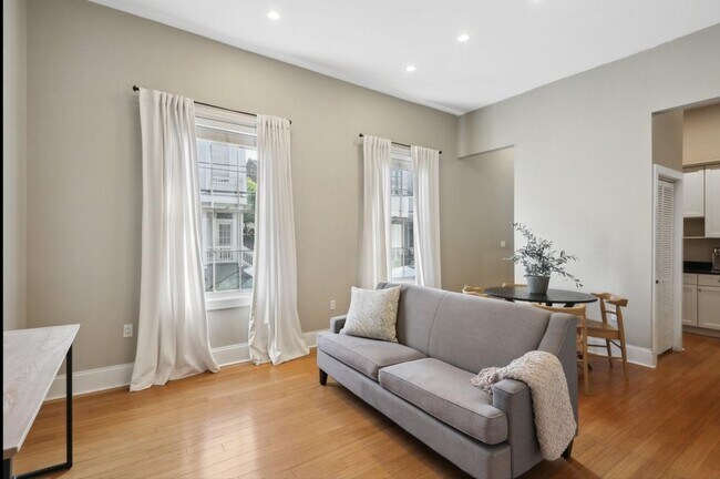 Foto del edificio - 1544 Camp St