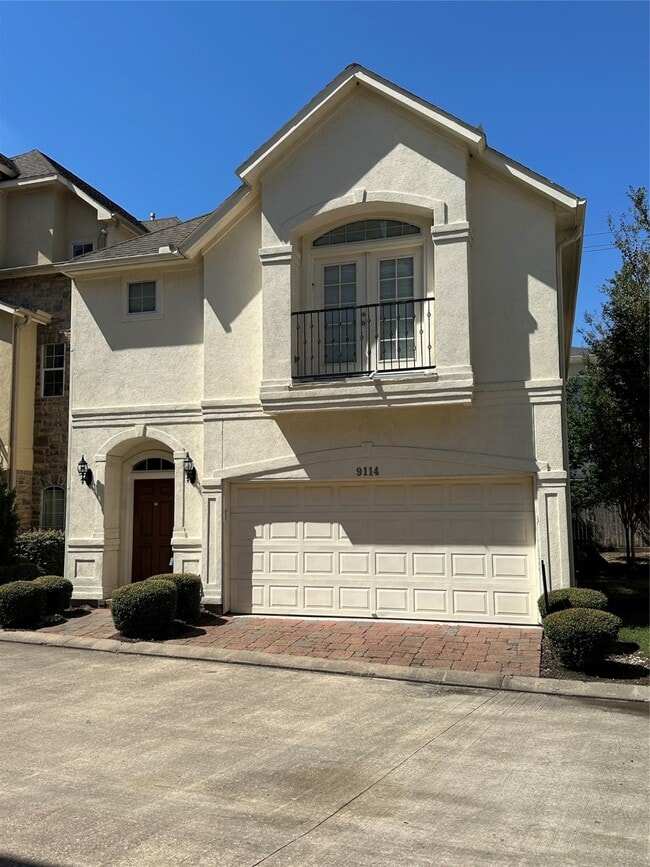 Foto del edificio - 9114 Harbor Hills Dr