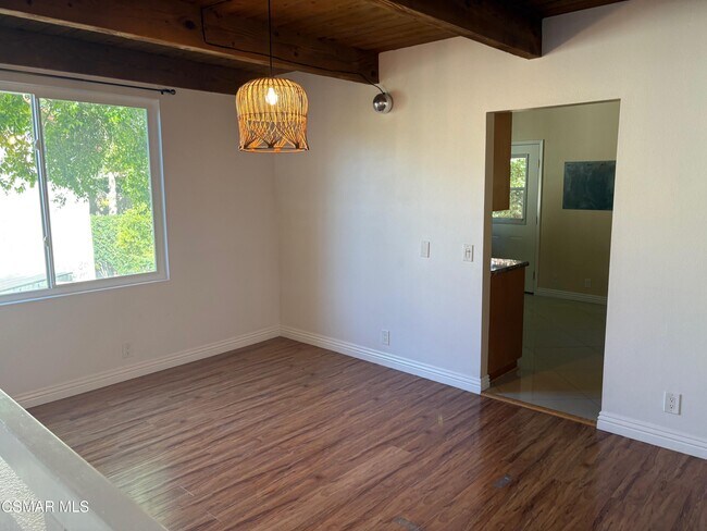 Foto del edificio - 595 Racquet Club Ln