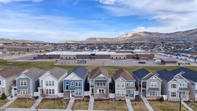 Building Photo - 3486 W Waterbury Dr