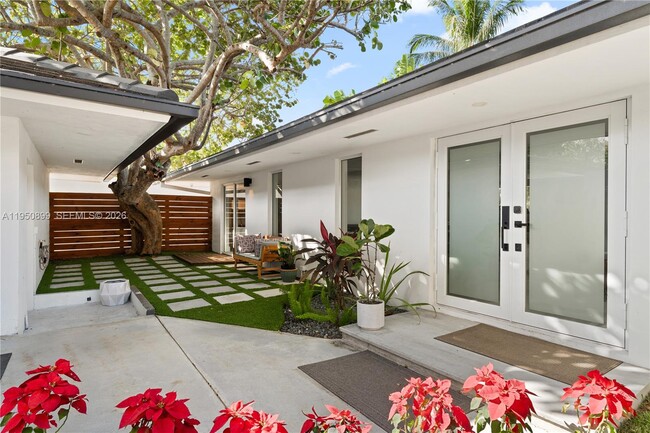 Building Photo - 1071 NE 83rd St