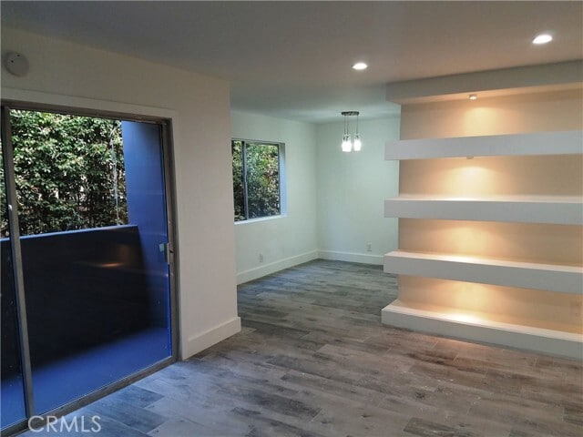 Building Photo - 811 6th Ct