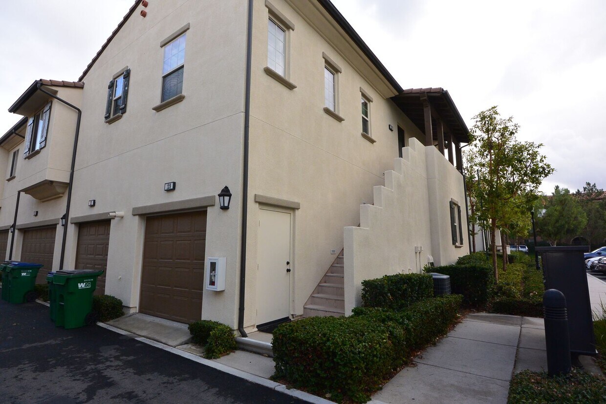 Primary Photo - Beautiful 2 BD 1.5 BA Upscale Condominium,...