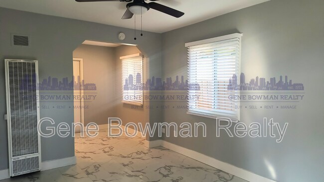 Foto del edificio - 2141 E 16th St