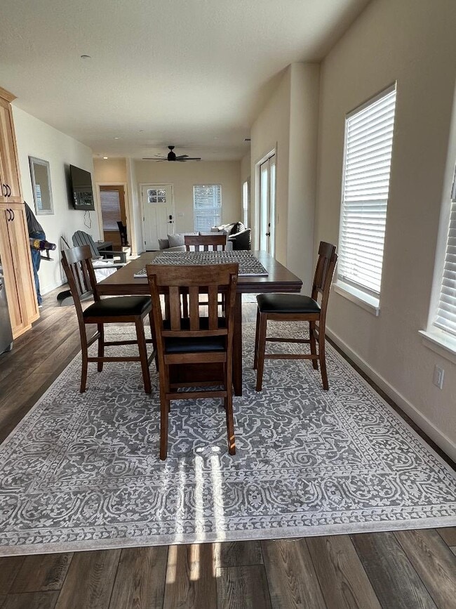 Building Photo - 1257 Q St