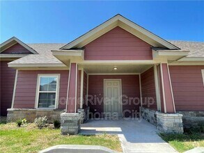 Building Photo - 924 SW 91st St