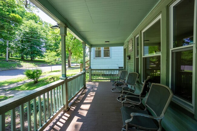 Foto del edificio - 1217 1/2 Madison Street -  First Floor Apa...