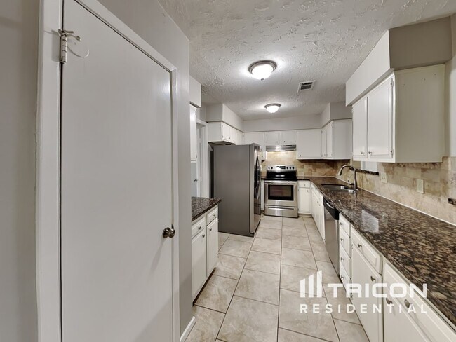 Building Photo - 13414 Firebrick Drive Houston TX