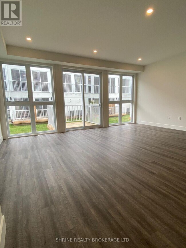 Photo du bâtiment - 234 Edgevalley Rd