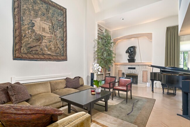 Foto del edificio - 152 W Burton Pl