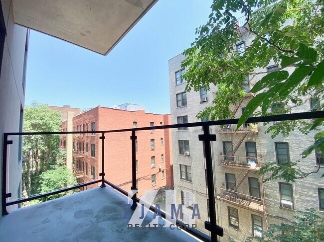 Foto del edificio - 25 E 19th St