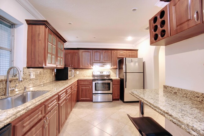 Building Photo - 3930 Crystal Lake Dr