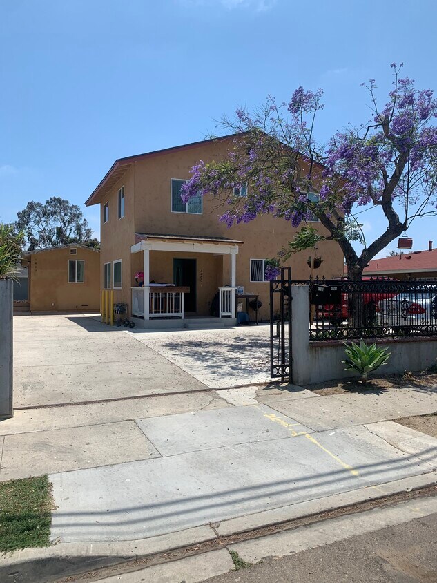Foto principal - 4465 Hilltop Dr