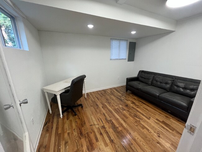 Foto del edificio - 3308 Benton Blvd