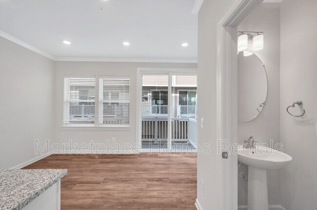 Foto del edificio - 8041 Baxter St