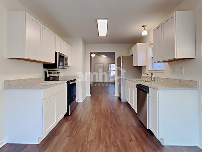 Foto del edificio - 7235 Parklake Place