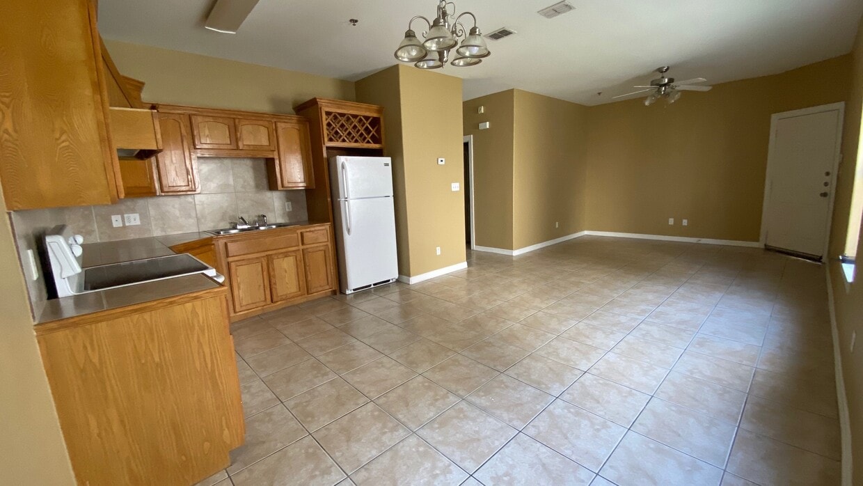 Pike Plaza Apartments in Weslaco, TX