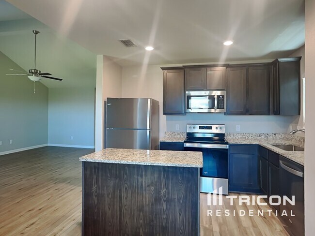 Building Photo - 108 Saloon Cove E Newark TX