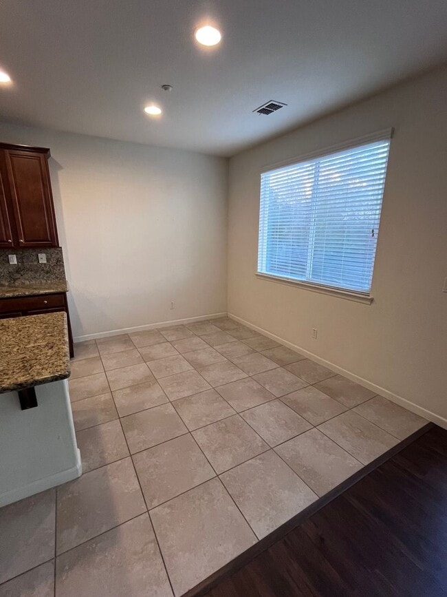 Building Photo - BEAUTIFUL FOUR BEDROOM HOME IN WESTPARK!!