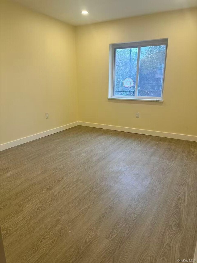 Foto del edificio - 39-17 Greenpoint Ave