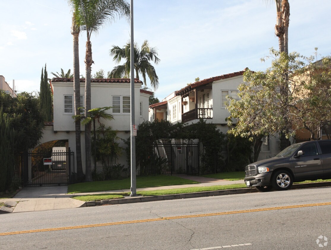 Primary Photo - 2065-2071 N Vermont Ave