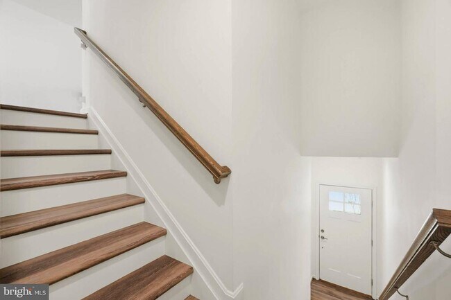 Building Photo - 205 Jenkins Way