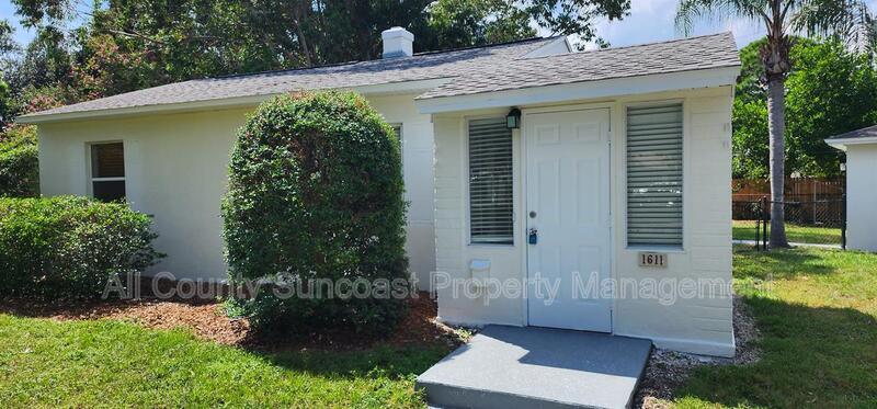 Foto principal - 1611 Canterbury Rd N