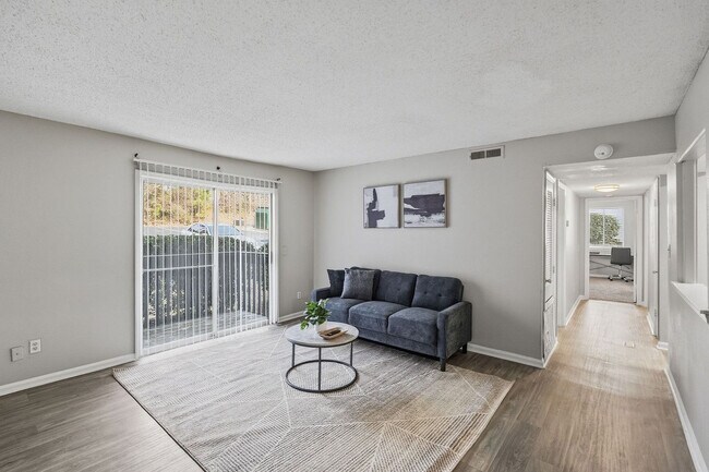 Foto del edificio - 1302 Stone Mill Cove