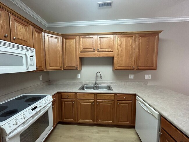 Foto del edificio - Freshly Renovated 2-Bed, 2-Bath Home