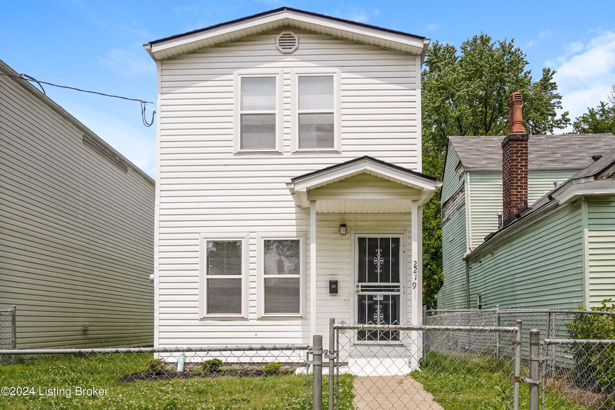 Foto principal - 2219 St Louis Ave