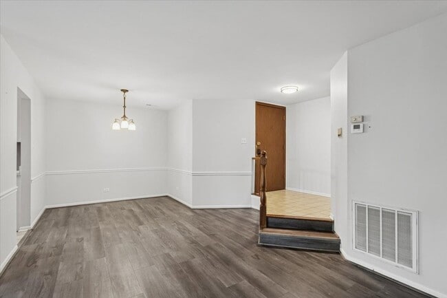 Building Photo - 1601 Thames Ct