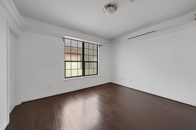 Foto del edificio - 5323 Nolda St