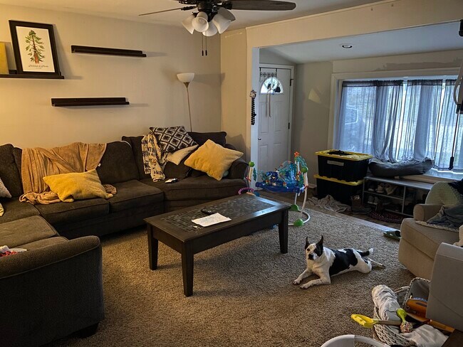 Foto del edificio - 4011 Maple Ave