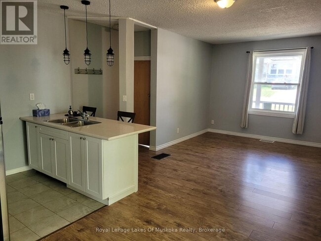 Photo du bâtiment - 227 Nottawasaga St