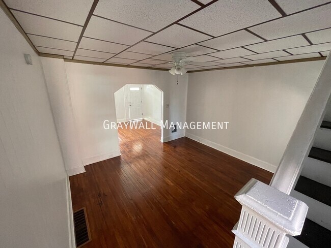 Foto del edificio - 4715 Benner St