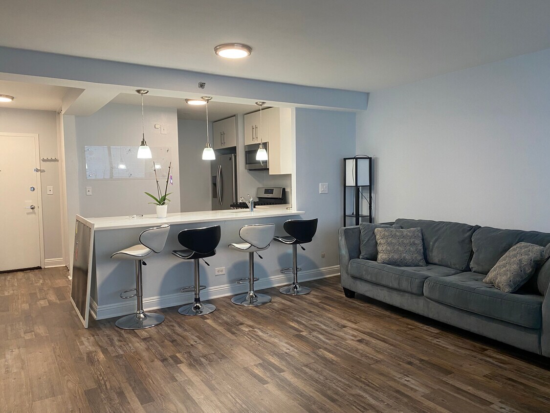 living room - 620 Peachtree St NE
