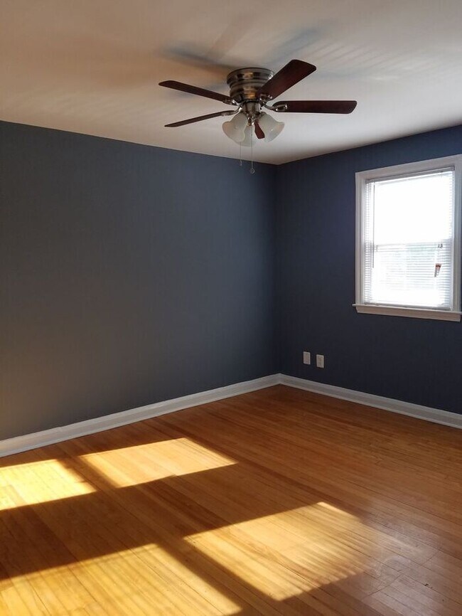 Building Photo - 3 Bedroom 2 Bathrooms in 21239