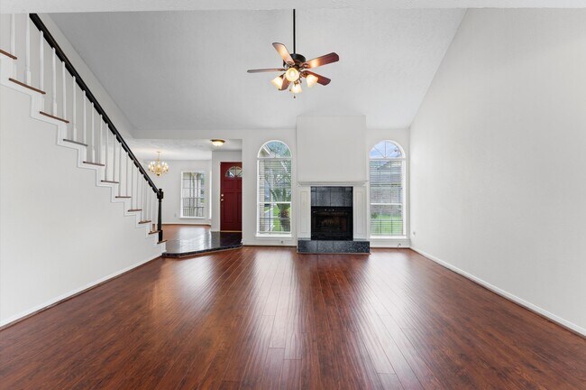 Foto del edificio - 3202 Kempwood Dr