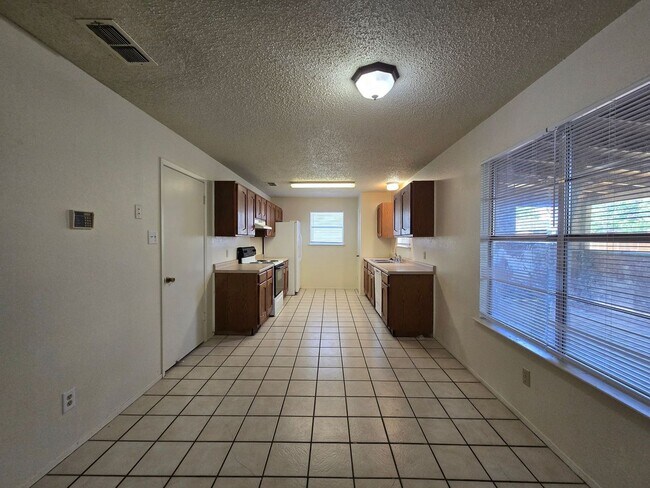 Foto del edificio - COMING SOON!