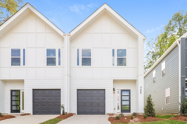 Building Photo - Beautiful 3BR 2.5BA Townhome w/ Full Appliance Kitchen • Garage Parking in Westerly Hills