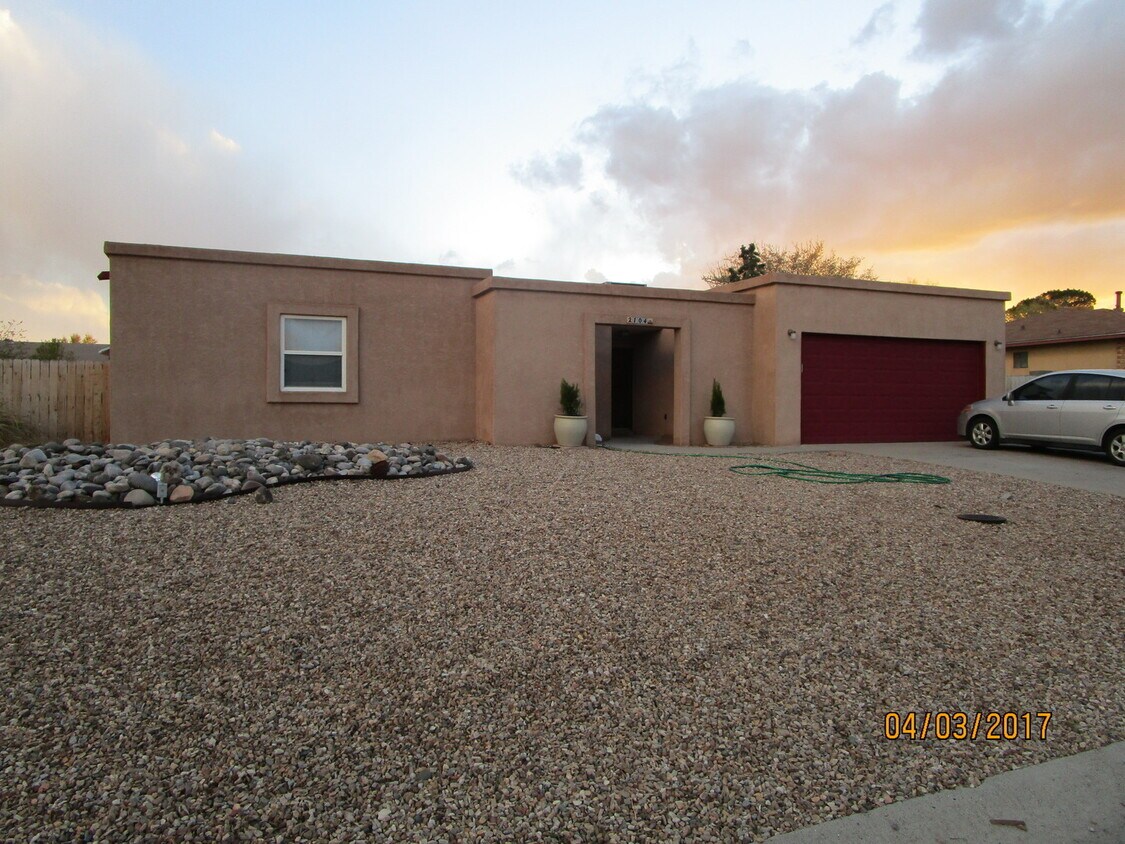 Foto principal - Rio Rancho 3-4 BR 1915 SF 2B 2CG
