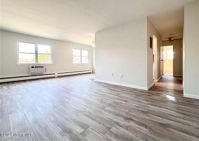 Building Photo - 56 Manchester Ct