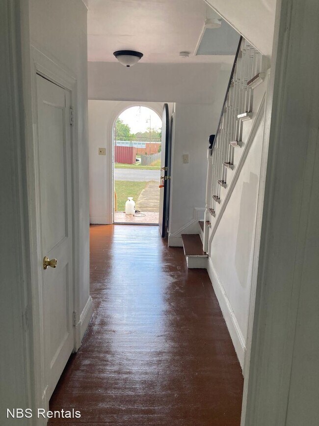 Building Photo - 3 br, 1 bath House - 212 kemper Road